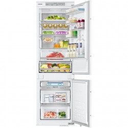 Baltas šaldytuvas su produktais
